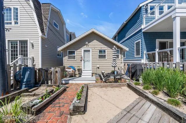1st Avenue, Manasquan