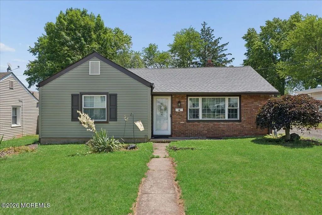 42 Walnut Street, Edison