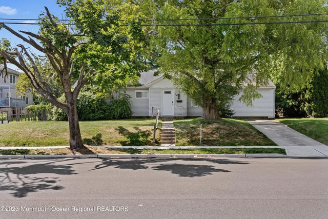 988 Woodgate Avenue, Long Branch