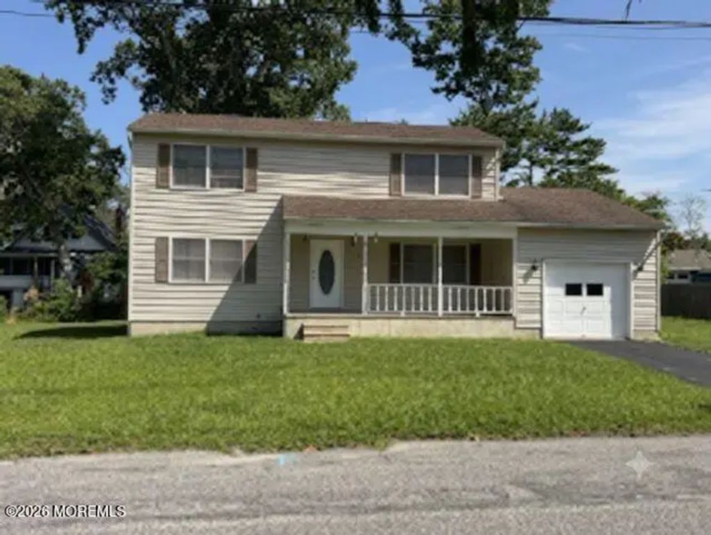 641 Ship Avenue, Beachwood
