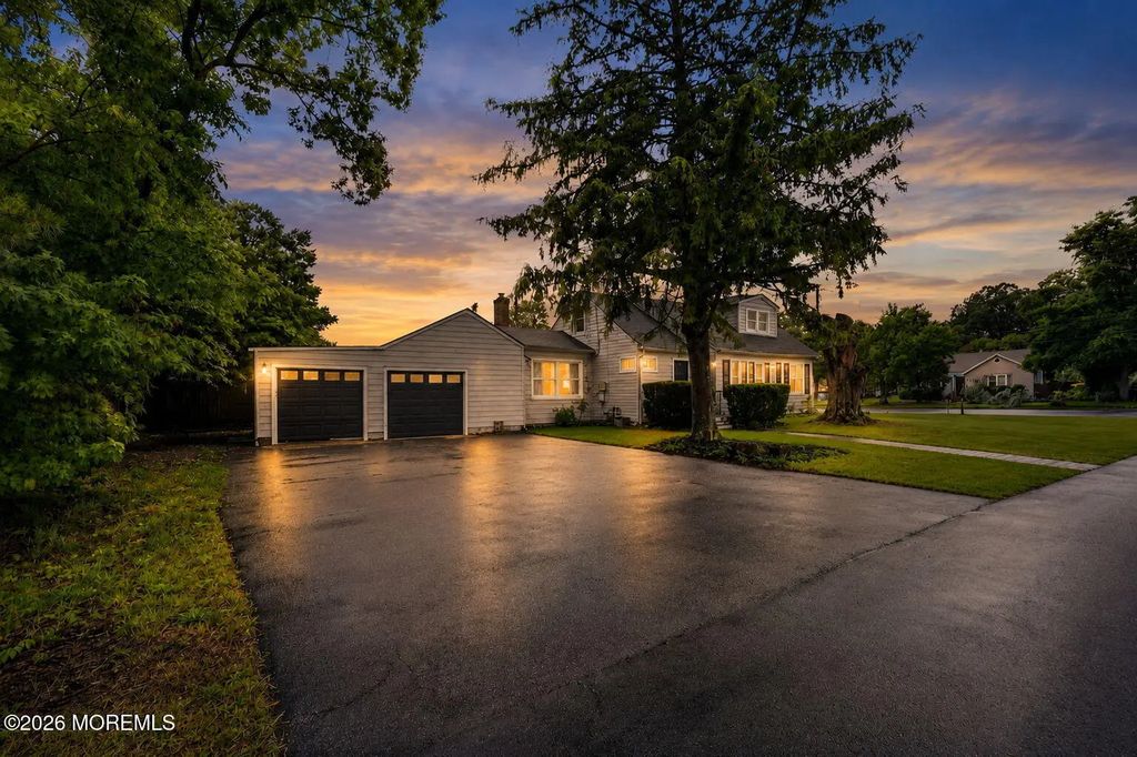 101 Fischer Boulevard, Toms River