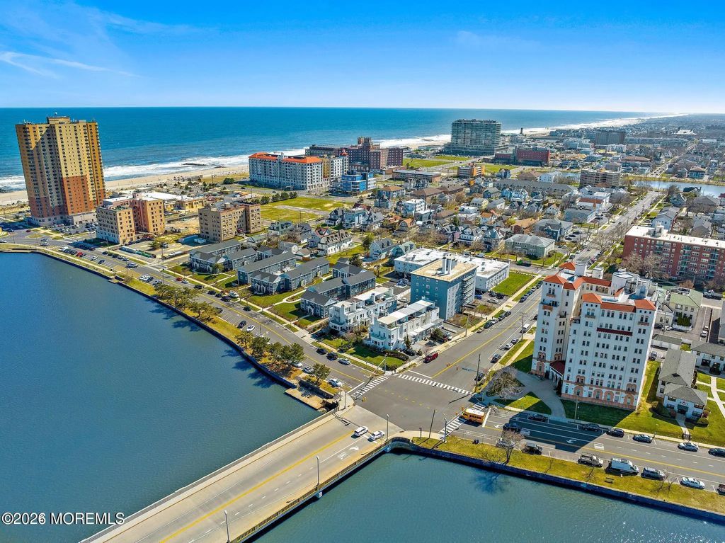 306 Deal Lake Drive 40, Asbury Park