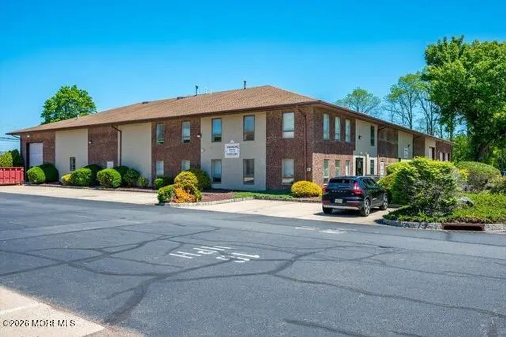 289 Route 33 E, Manalapan
