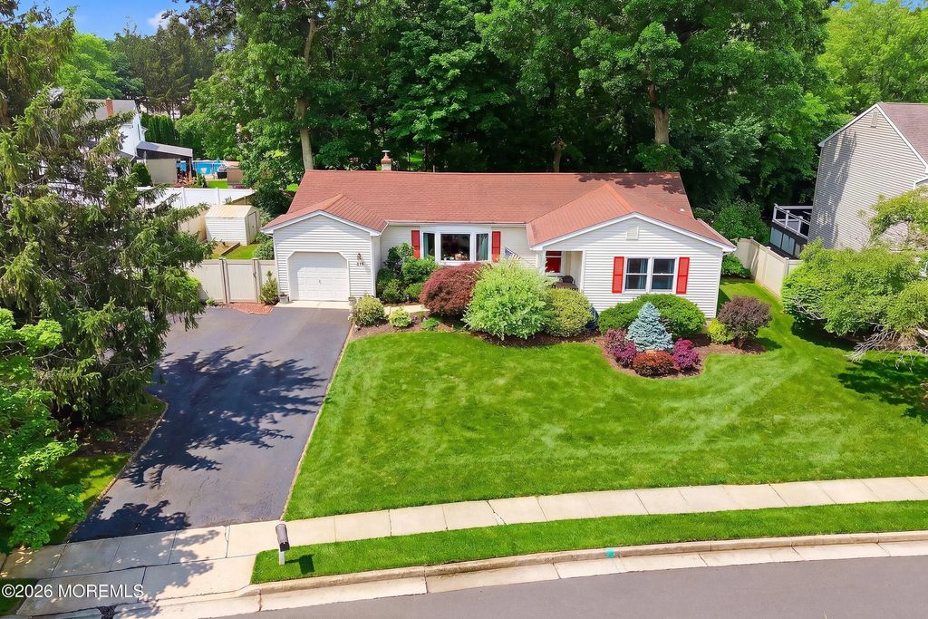 39 Mcfadden Drive, Monroe