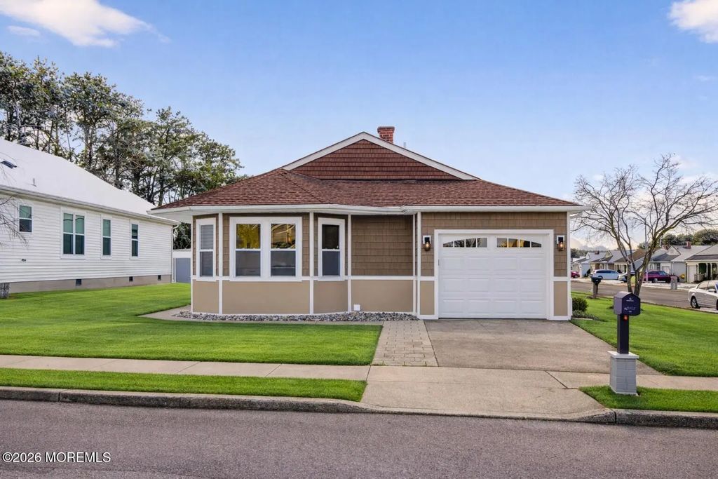 199 Canterbury Lane, Toms River
