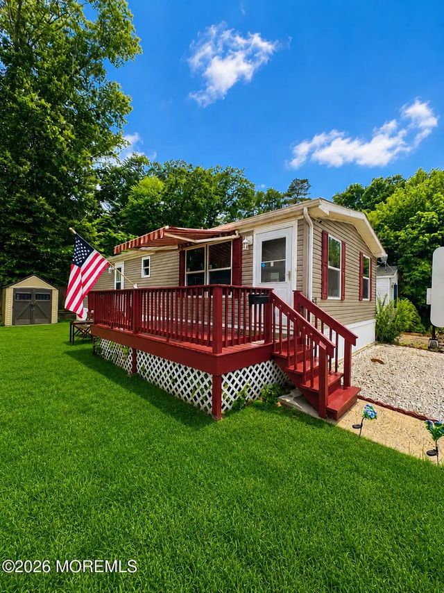 62 Stern Avenue, Hazlet
