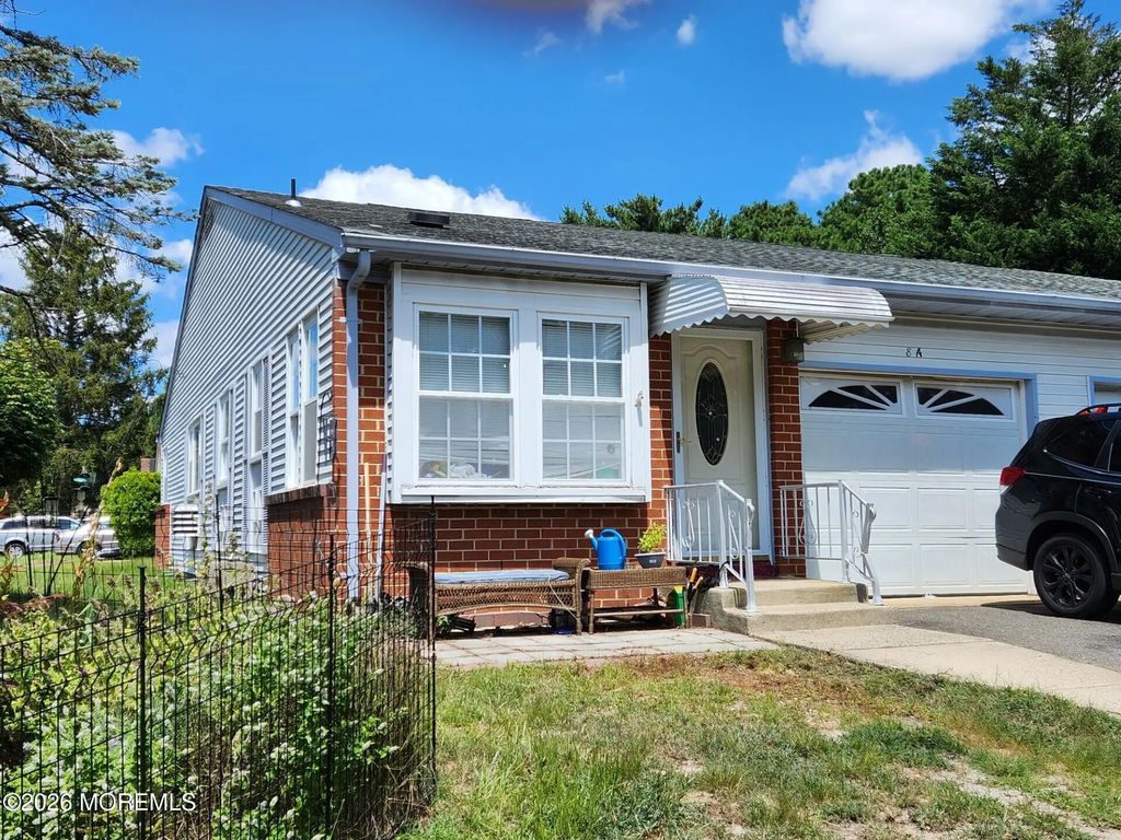 8-a Birchwood Drive, Whiting