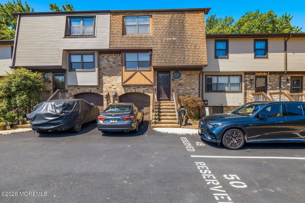 703 Merrywood Drive, Edison