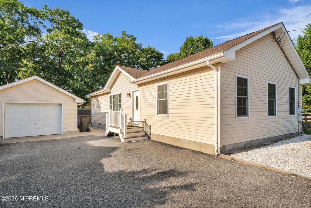 176 Tilton Street, Toms River