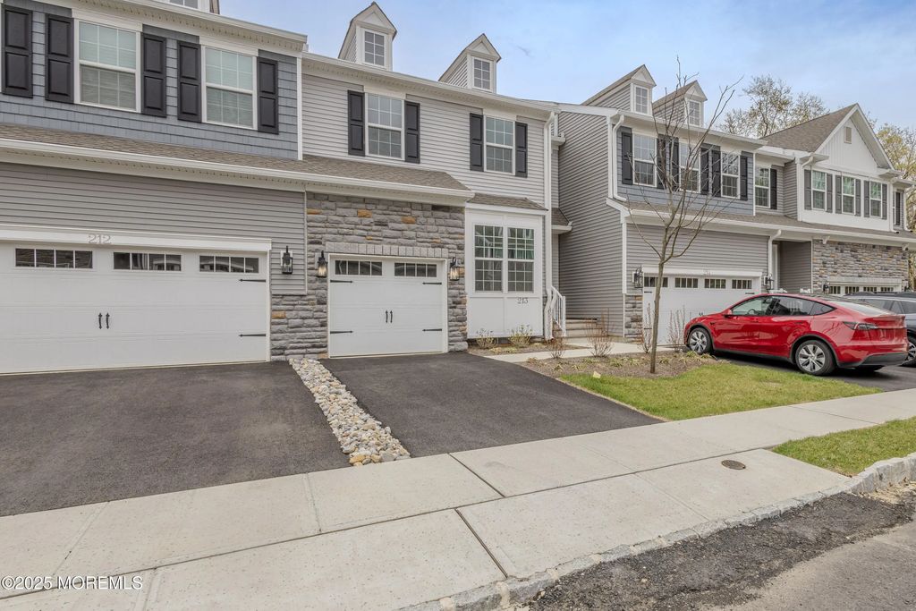 213 Harley Lane, Manalapan