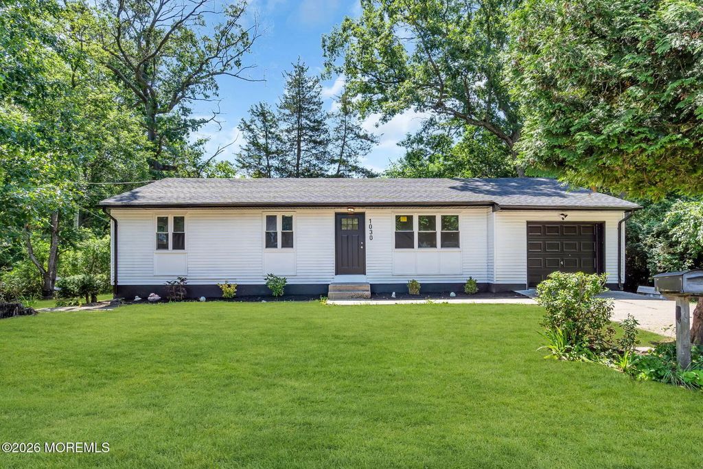 1030 Hanover Boulevard, Browns Mills