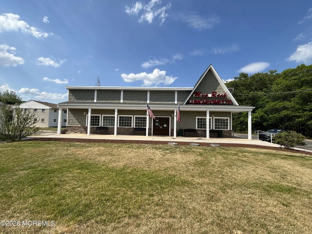 70 W Veterans Highway, Jackson