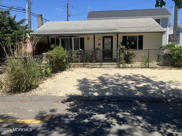 34 E Surf Way, Lavallette