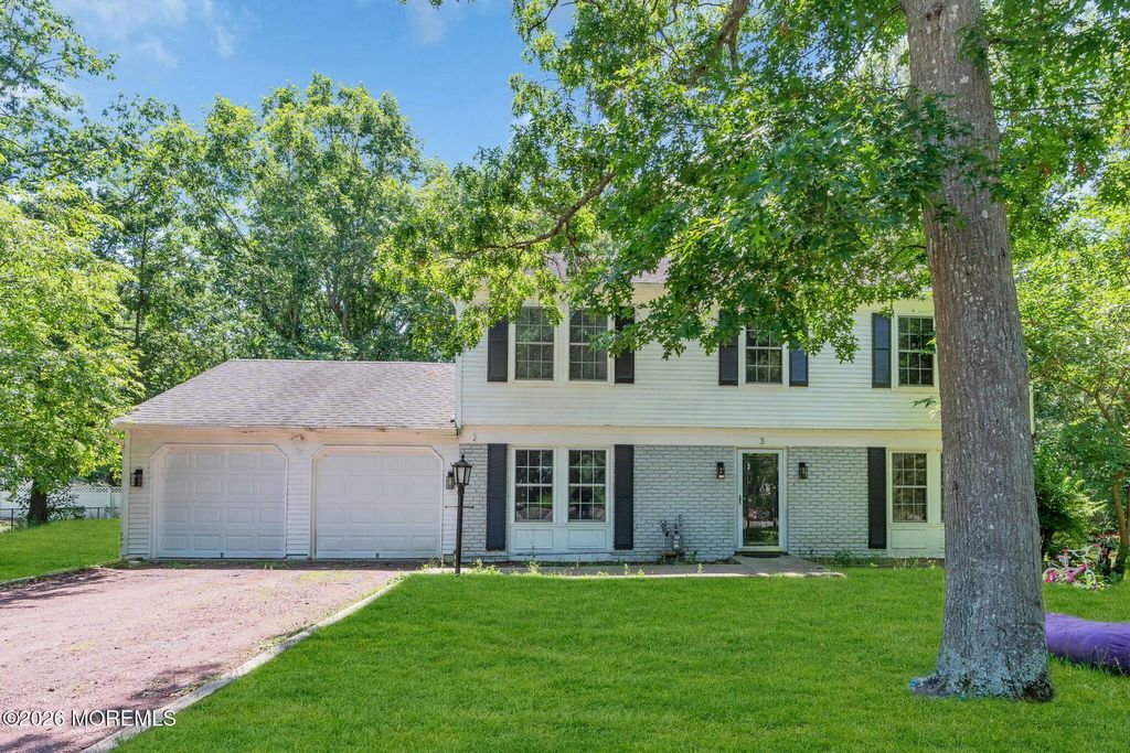3 Riverwood Court, Toms River
