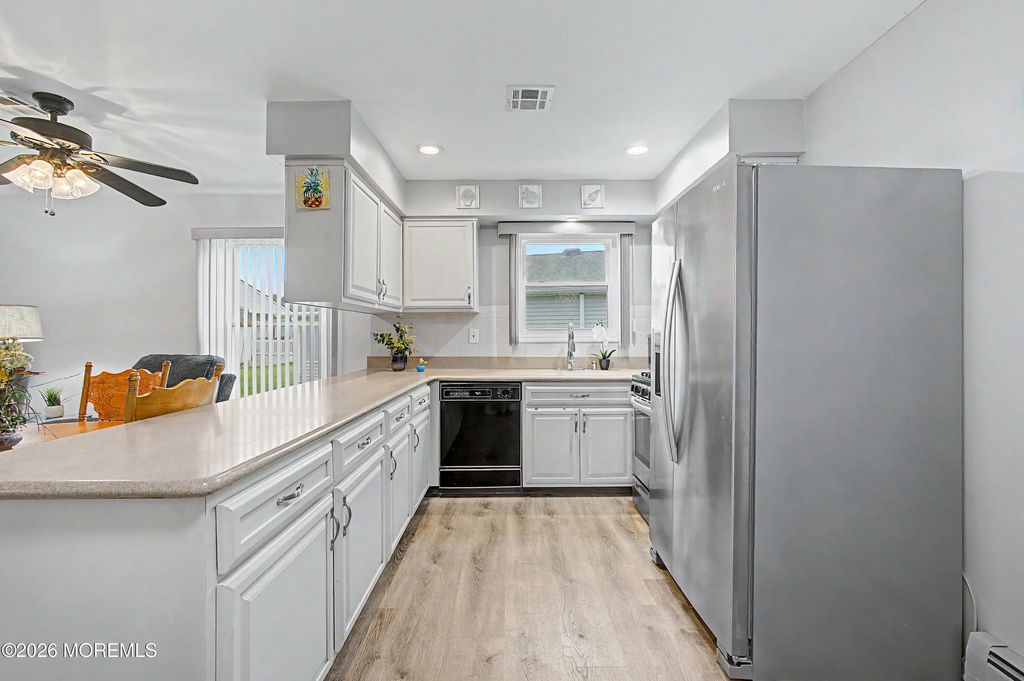 20 Thronbury Court, Toms River
