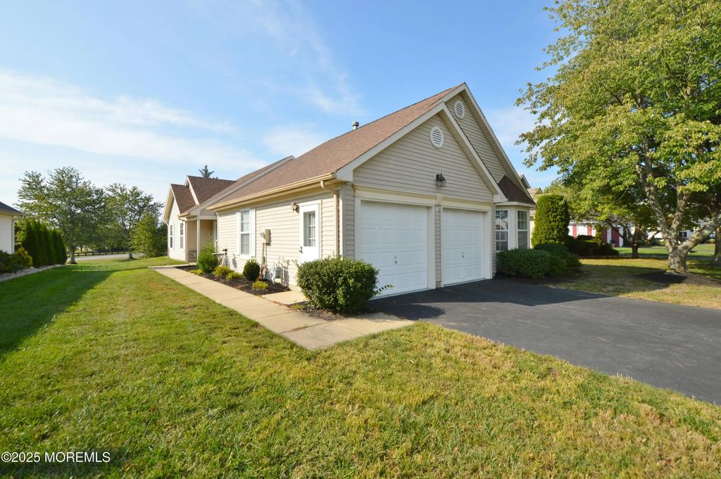 2602 Meadow Lake Drive, Toms River