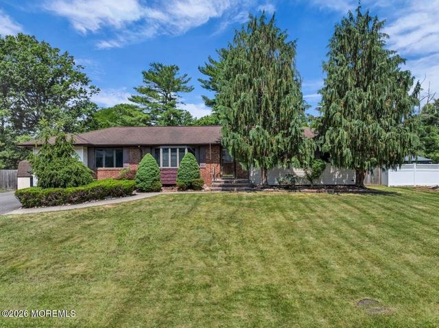 77 Schwinn Drive, Clark