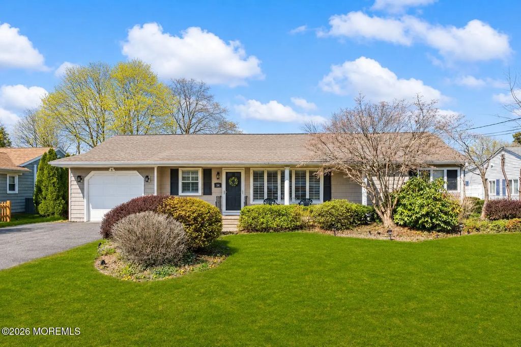 41 Poplar Avenue, West Long Branch
