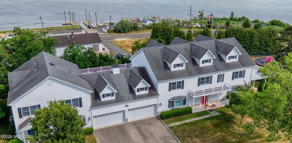 50 Ridgewood Way, Neptune Township