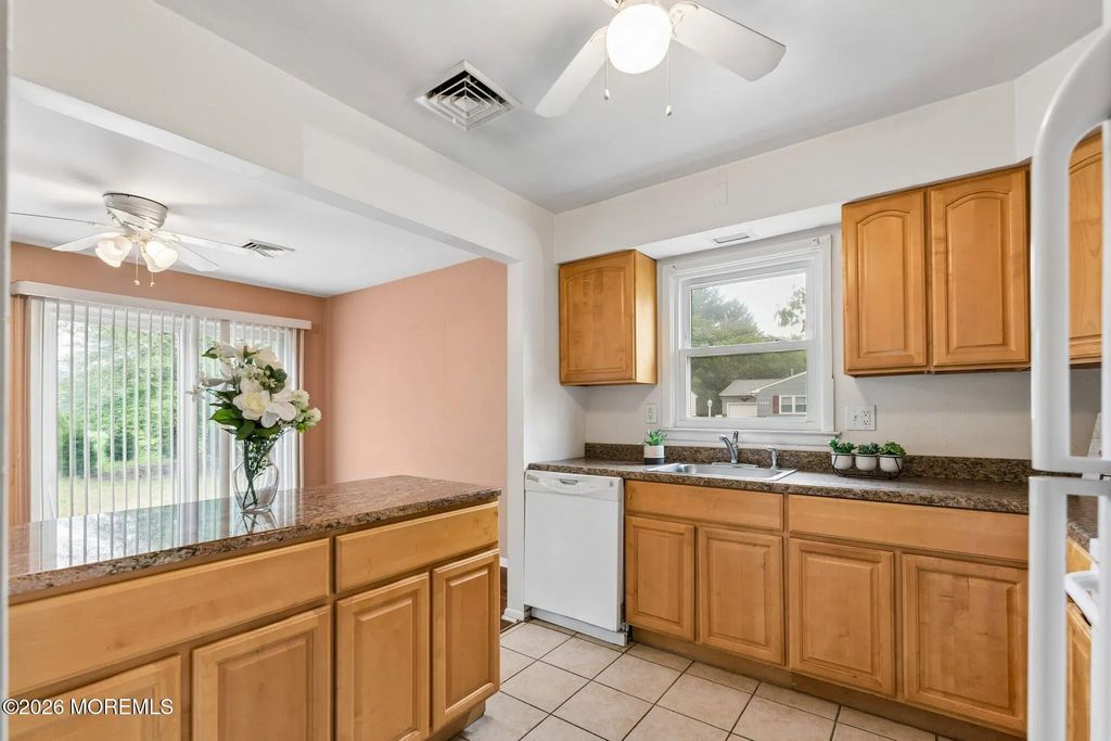 2 Sutherland Court, Toms River