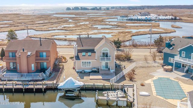 231 Allen Road, Bayville