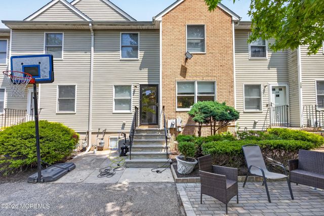 121 Forest Park Circle, Lakewood