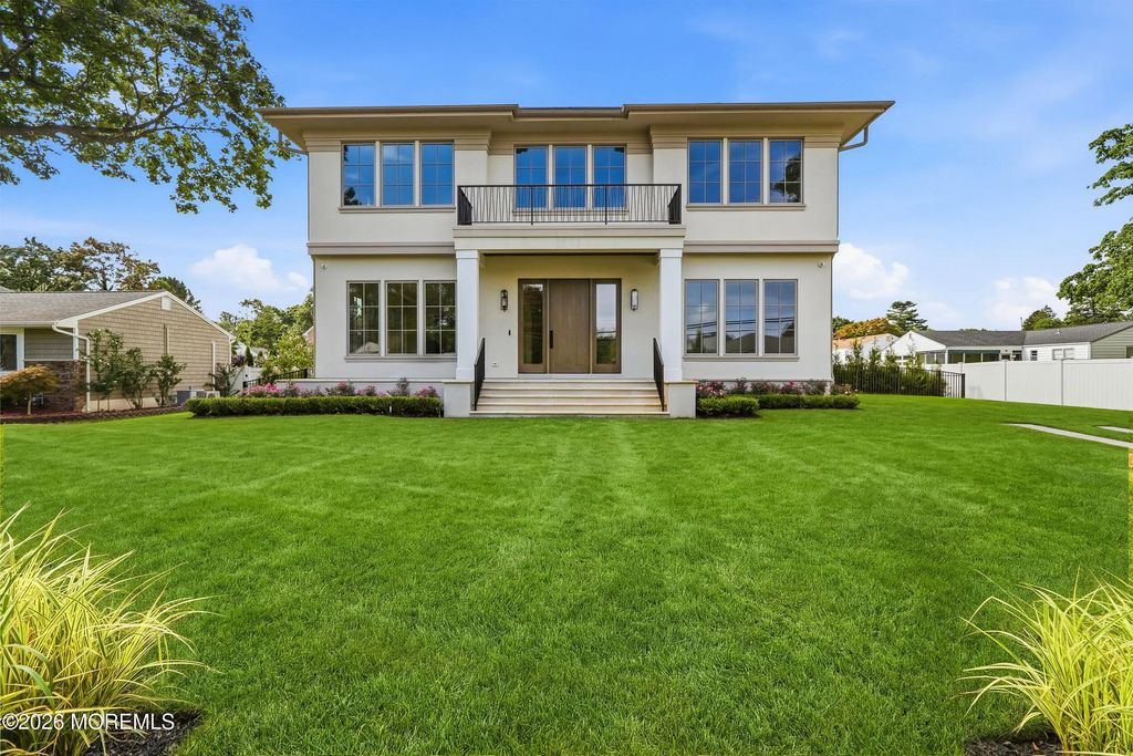 78 Beechwood Avenue, West Long Branch