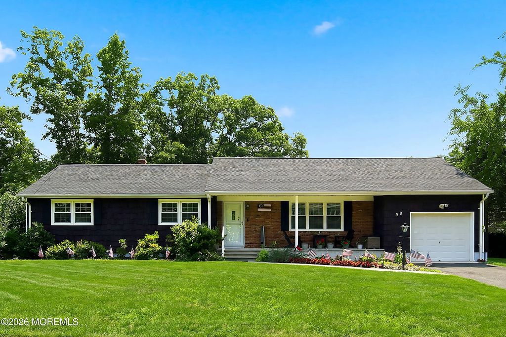 98 Woodridge Avenue, Toms River