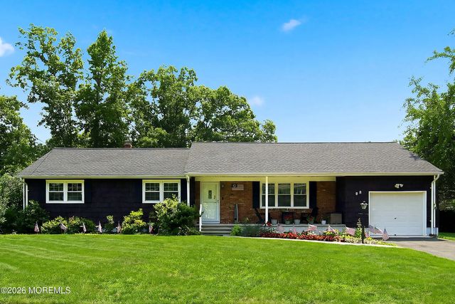 98 Woodridge Avenue, Toms River