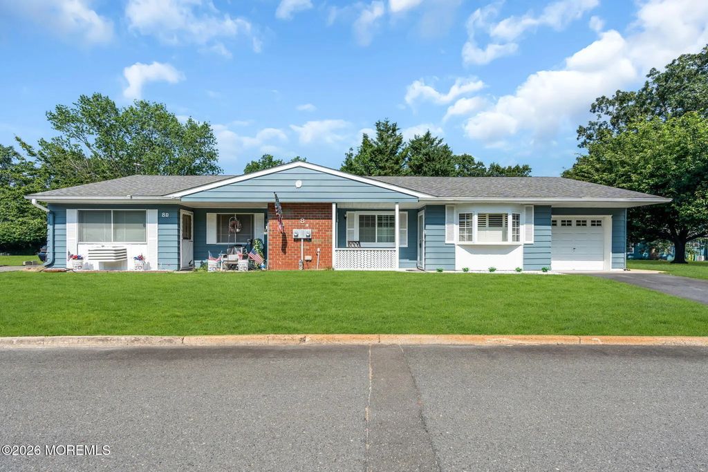8 A Arizona Avenue, Whiting