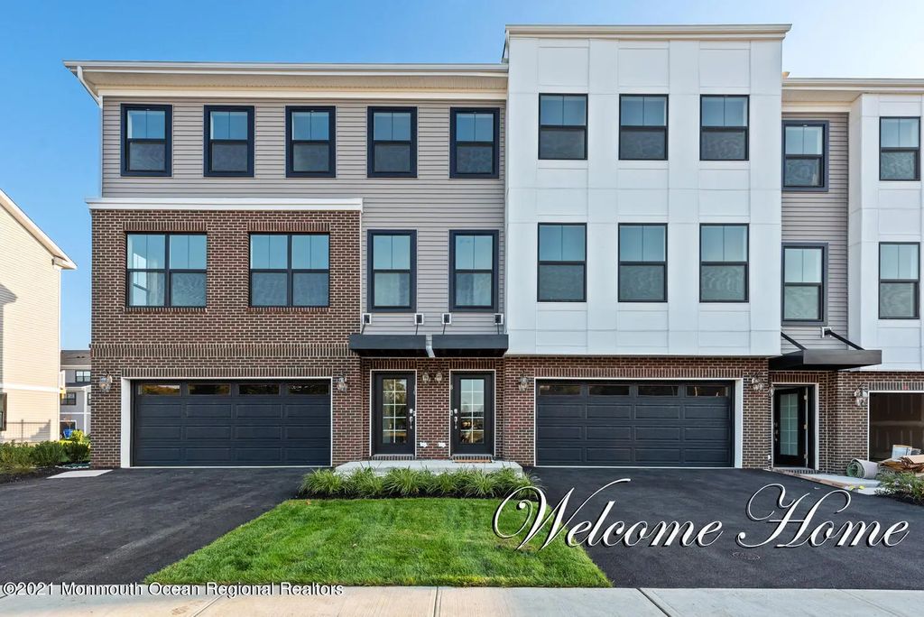 10 Mariveles Way, Tinton Falls