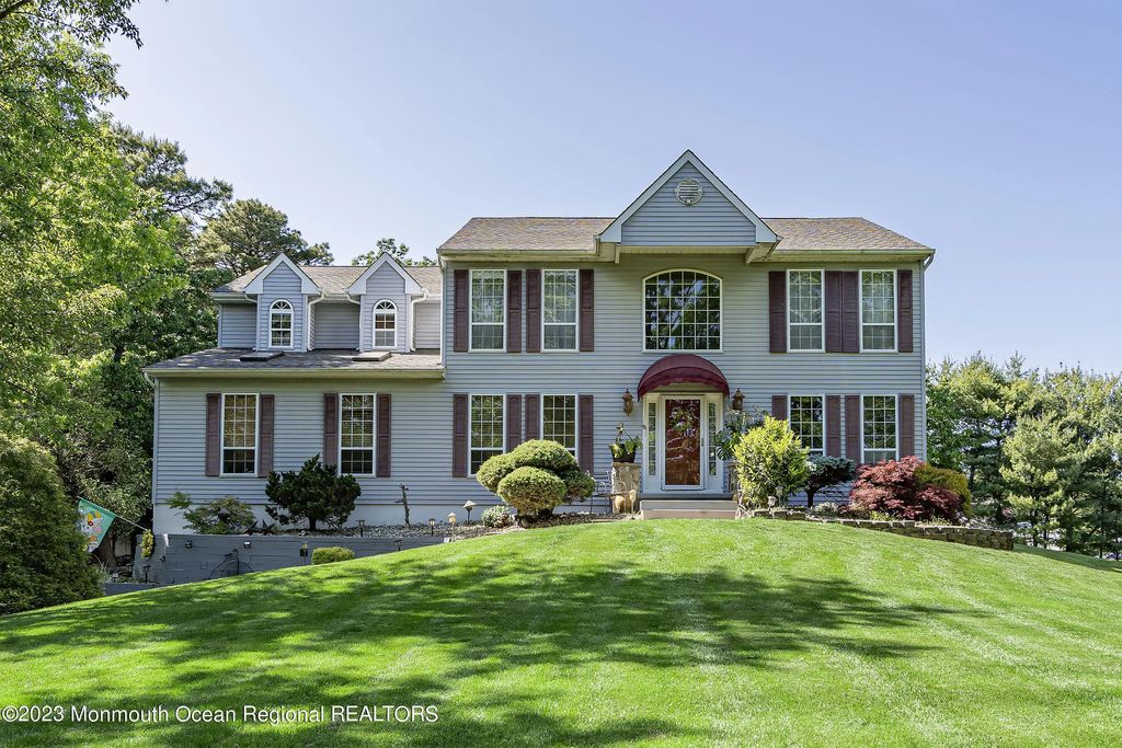2 Twin Oaks Court, Jackson