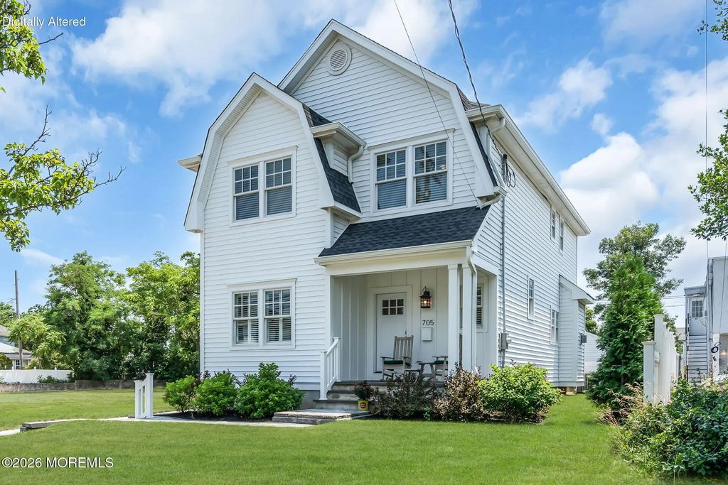 705 18th Avenue, Lake Como