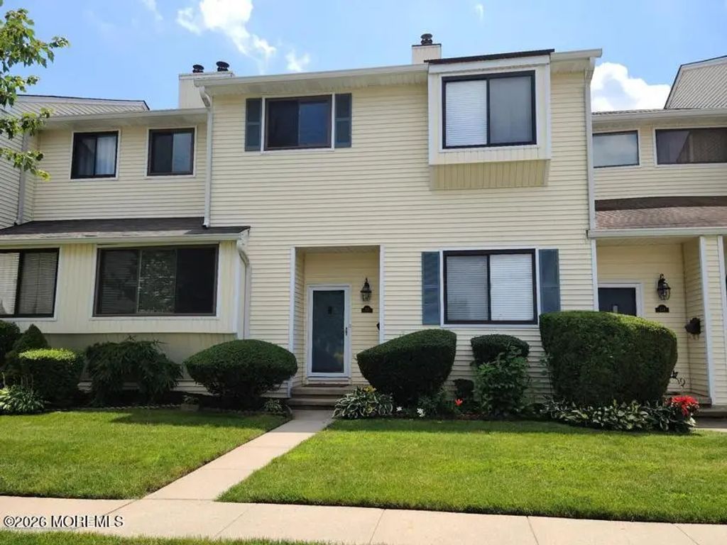 215 Clubhouse Drive, Middletown