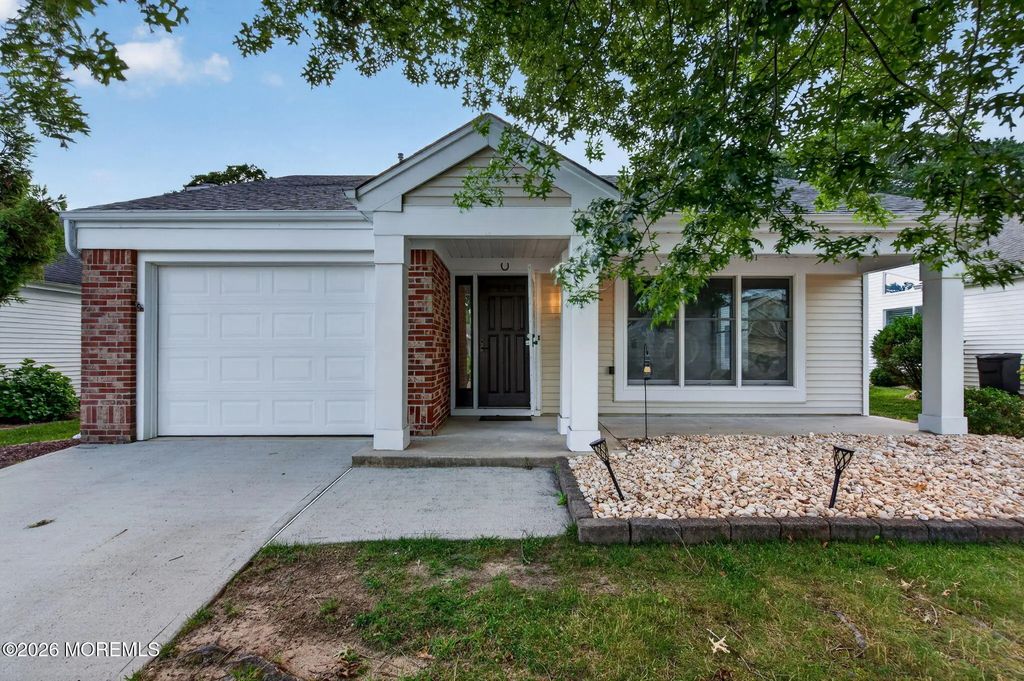 2381 Coral Leaf Road, Toms River
