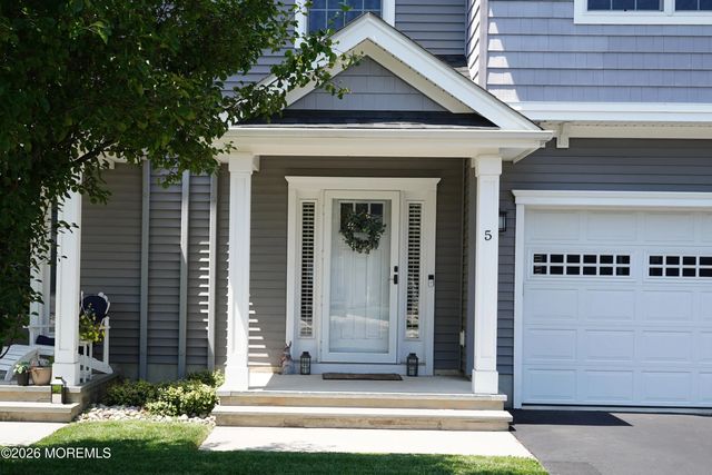 5 Victorian Court, West Long Branch