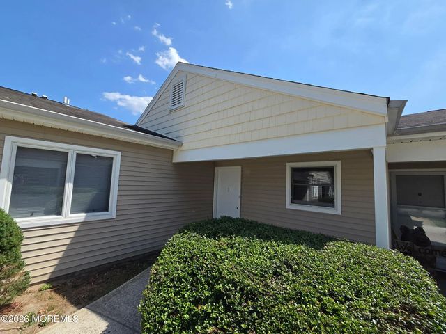 1700 Nj 37 W 115-03, Toms River