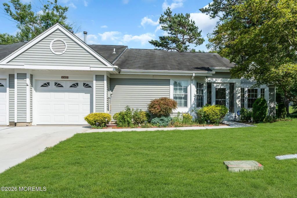 1016b Buckingham Drive, Manchester