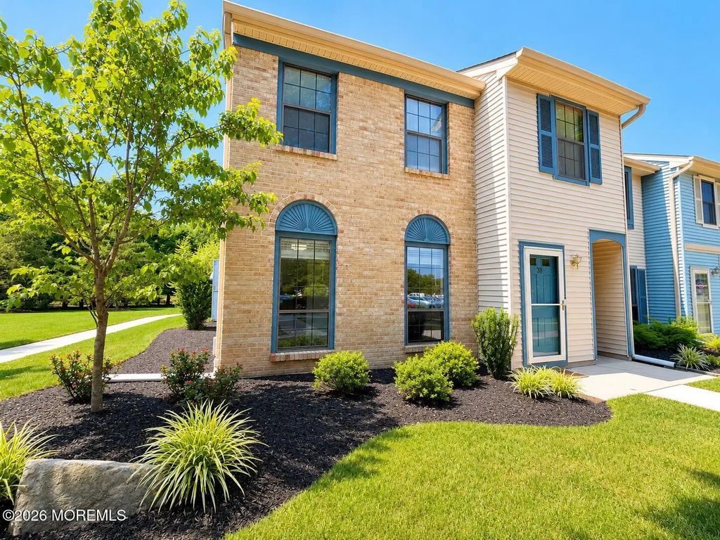 33 Wyndham Place 33, Robbinsville