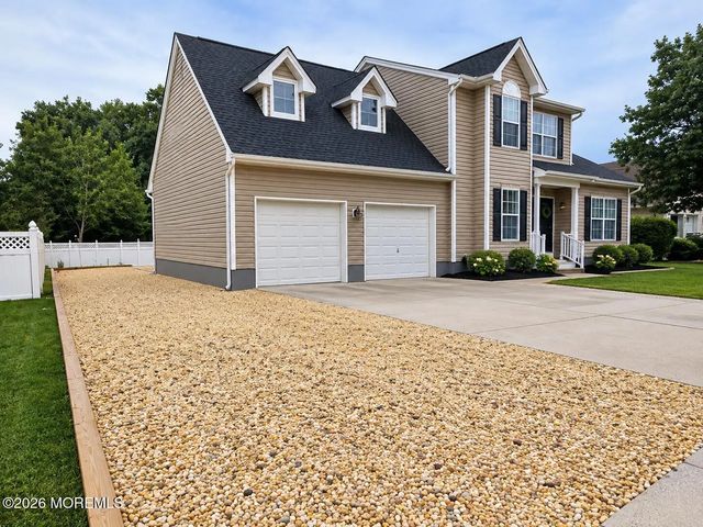 73 Timberline Road, Bayville
