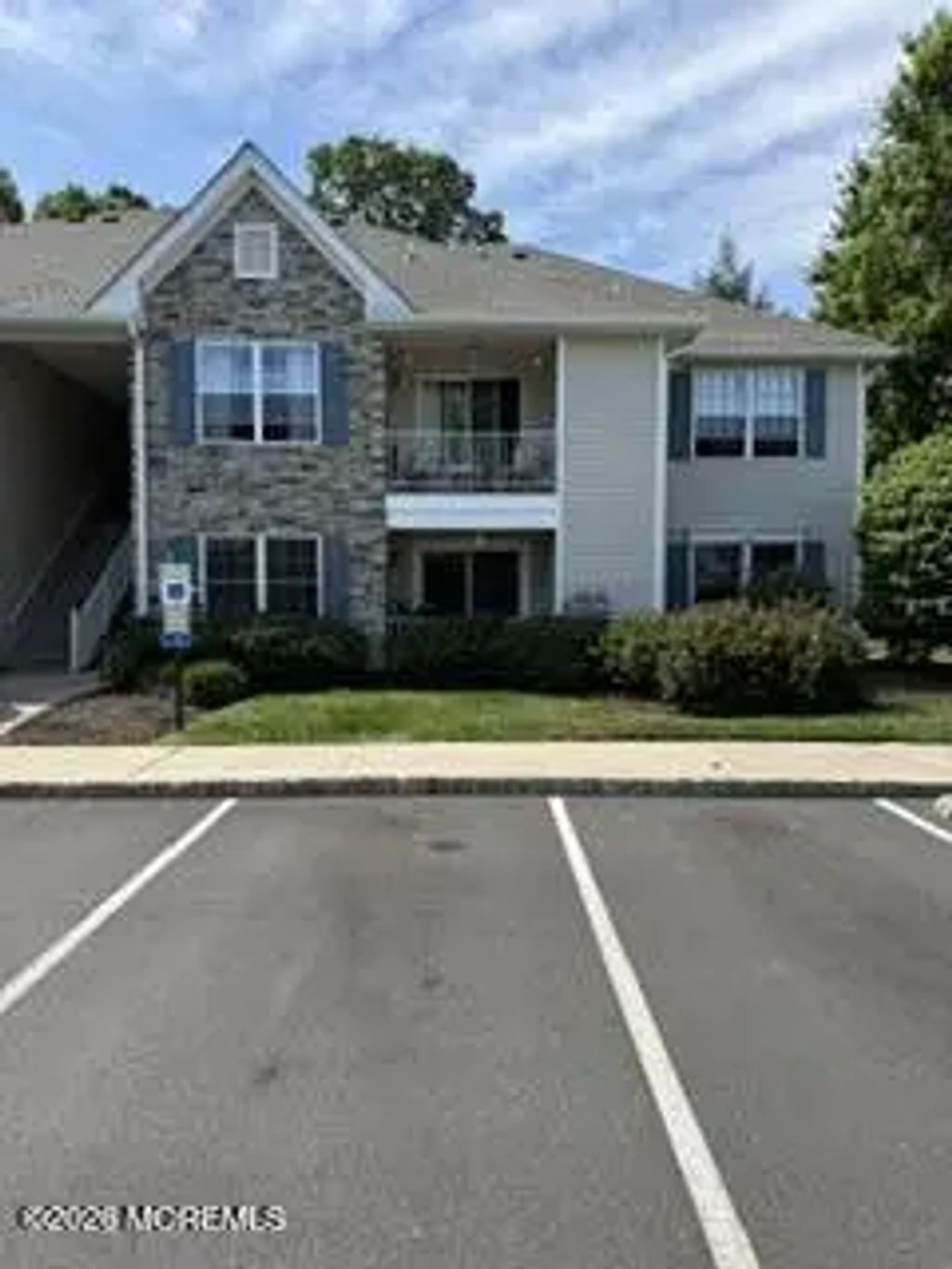 402 Wedgewood Circle, Belford