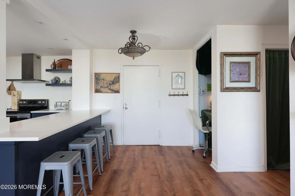 1 Scenic Drive 1002, Highlands
