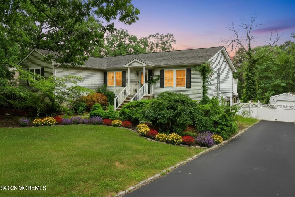 2121 Ridgeway Road, Toms River