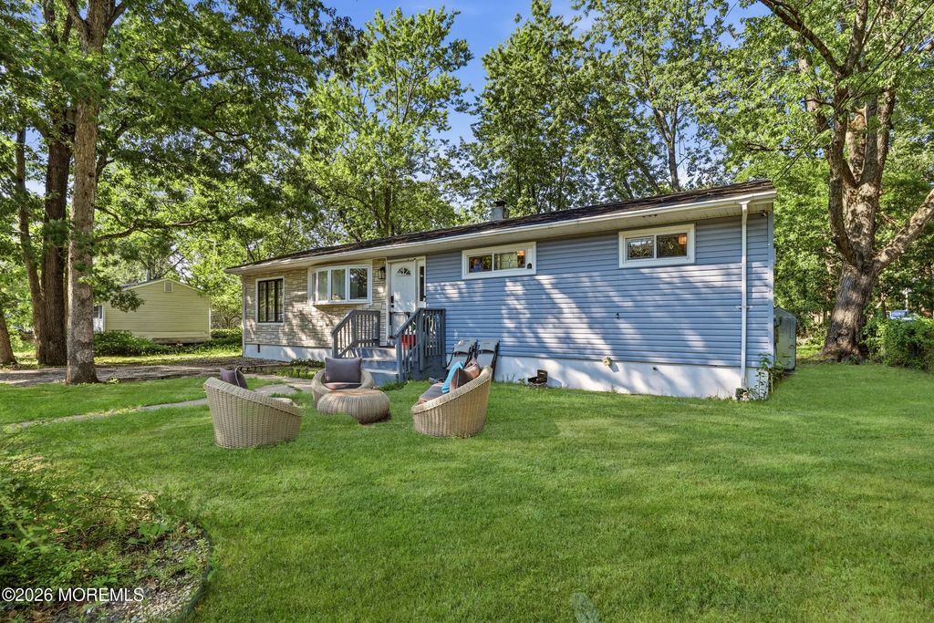 2684 Spruce Drive, Manchester