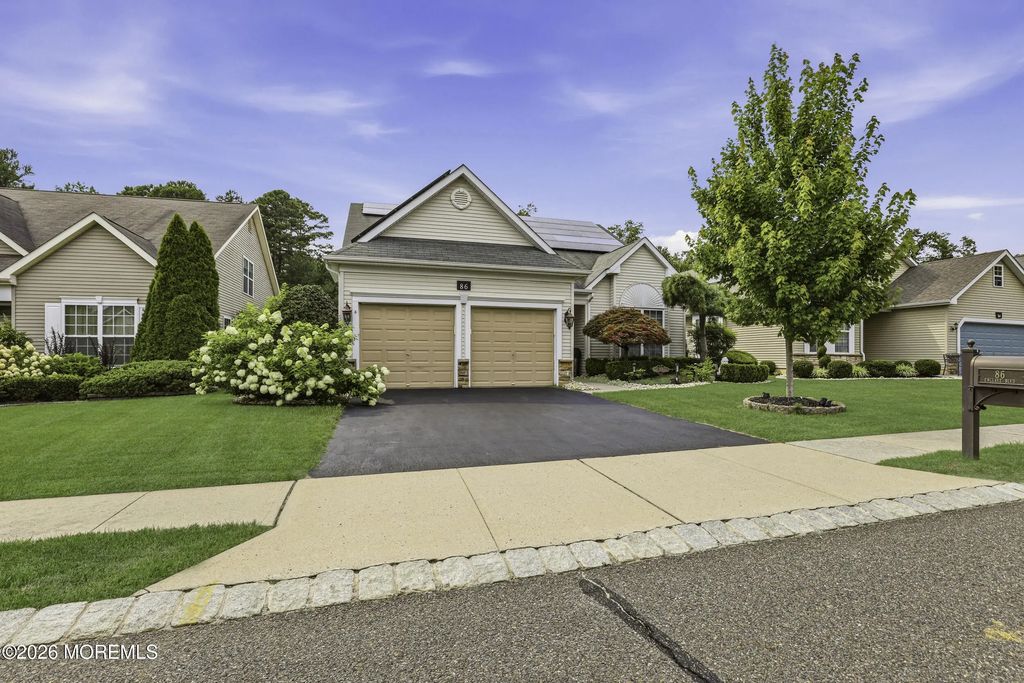 86 Enclave Boulevard, Lakewood