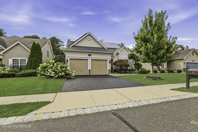 86 Enclave Boulevard, Lakewood