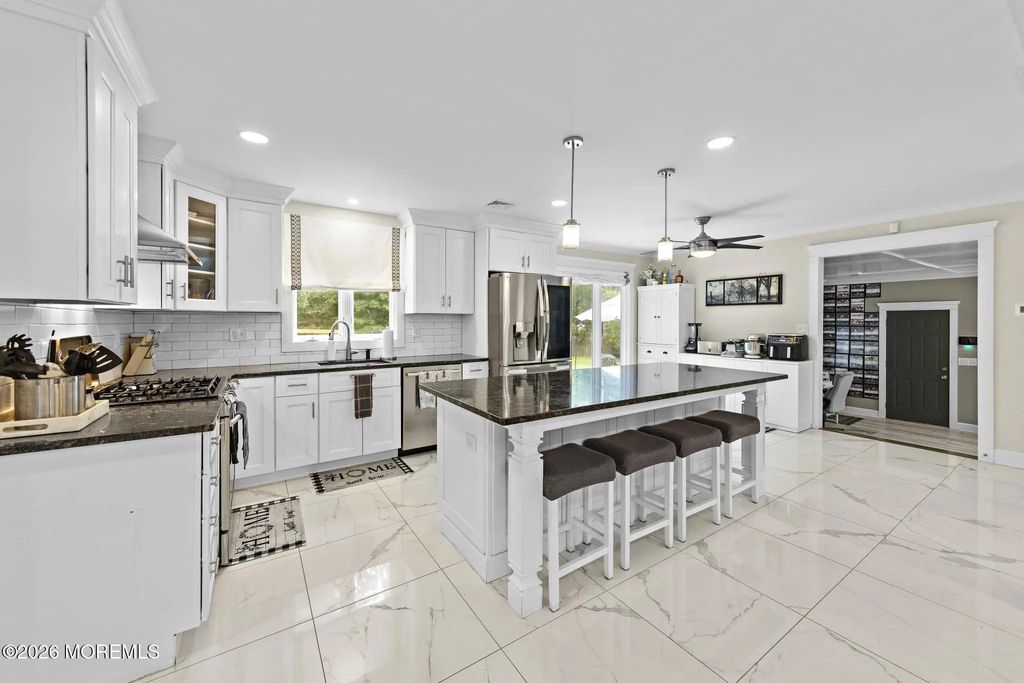 289 Cranberry Road, Farmingdale