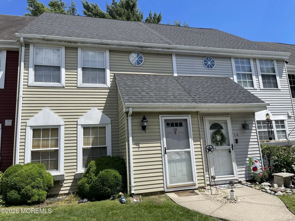 115 Teaberry Court, Tuckerton