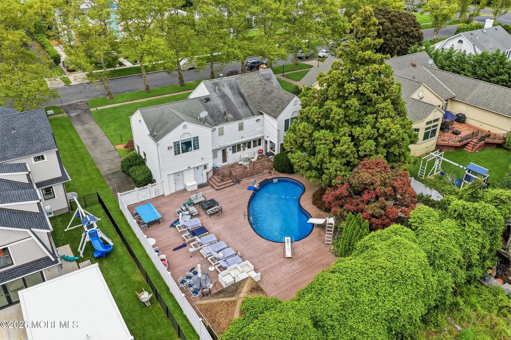 72 Runyan Avenue, Deal