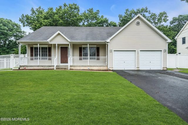100 Bark Road, Manahawkin